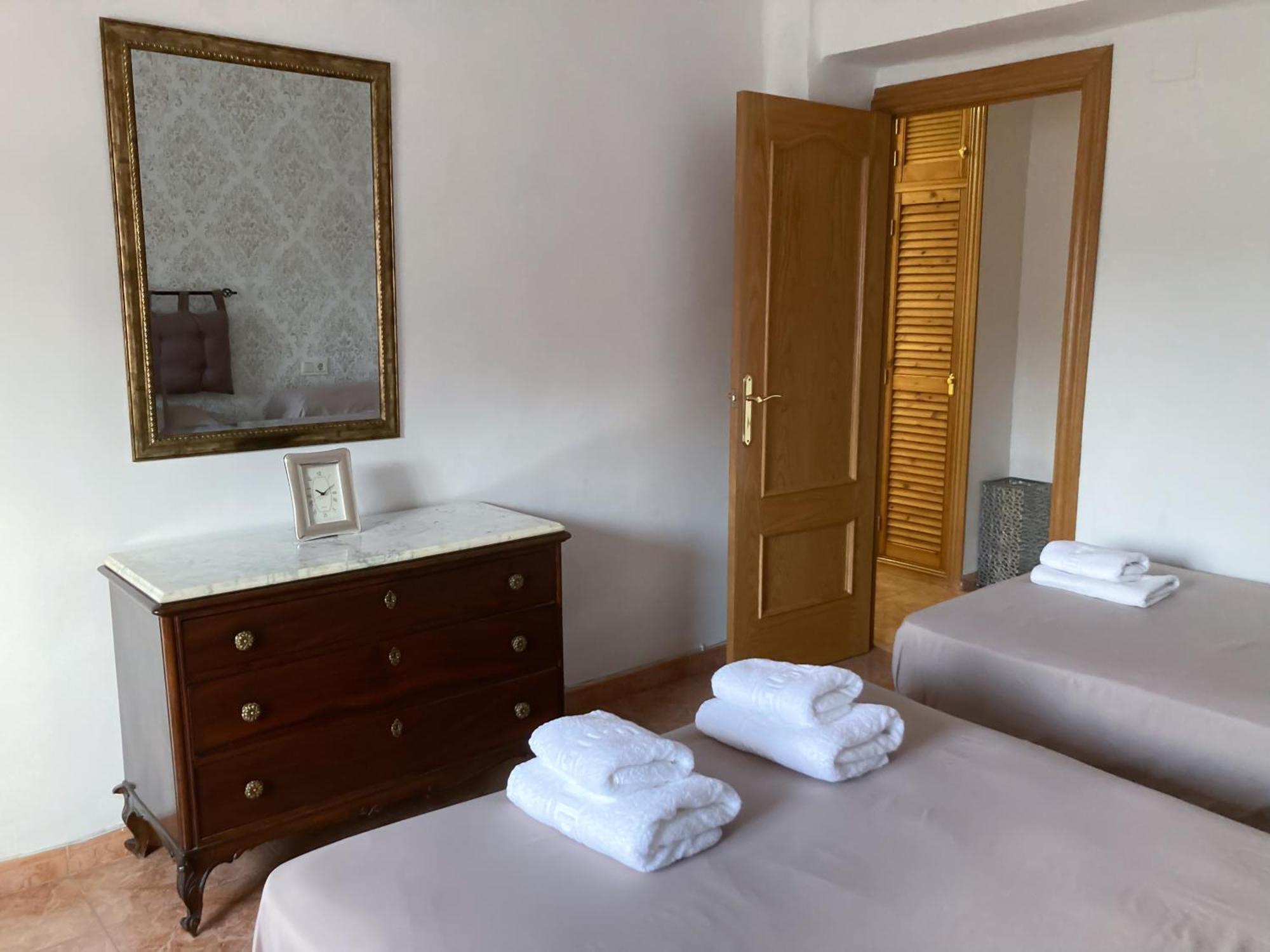 Luninoso Y Practico Apartamento En El Centro Con Amplio Parking Incluido Granada Bagian luar foto
