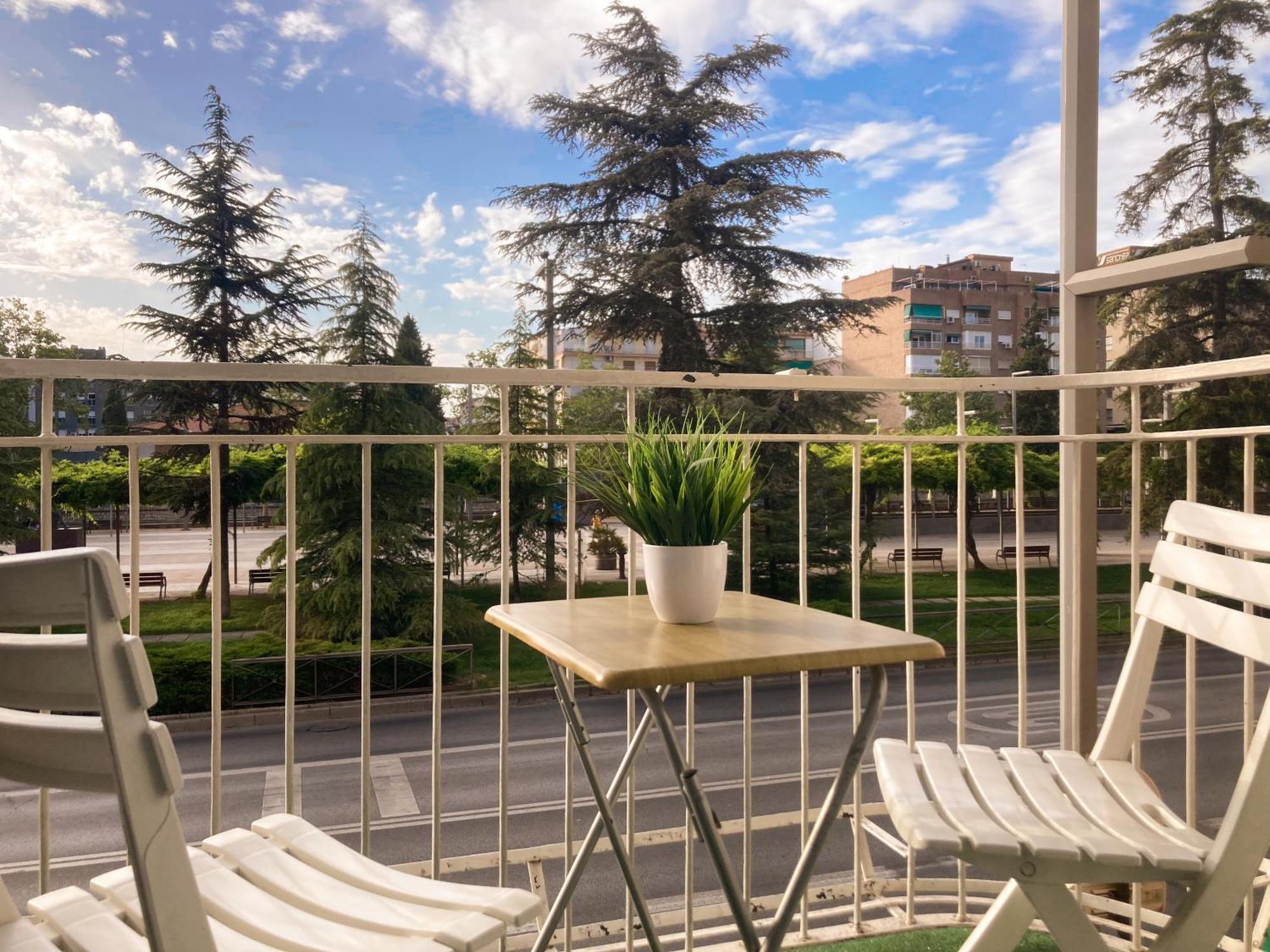 Luninoso Y Practico Apartamento En El Centro Con Amplio Parking Incluido Granada Bagian luar foto