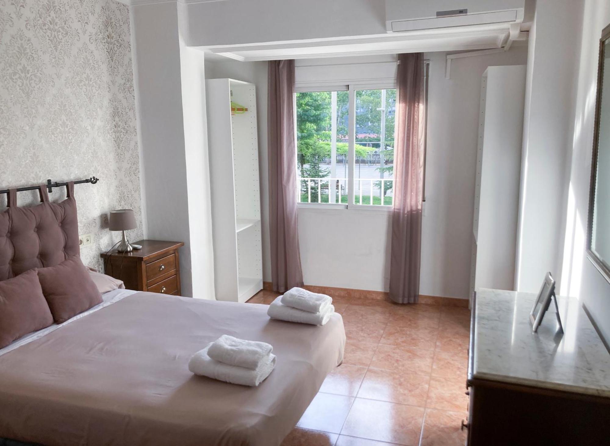 Luninoso Y Practico Apartamento En El Centro Con Amplio Parking Incluido Granada Bagian luar foto