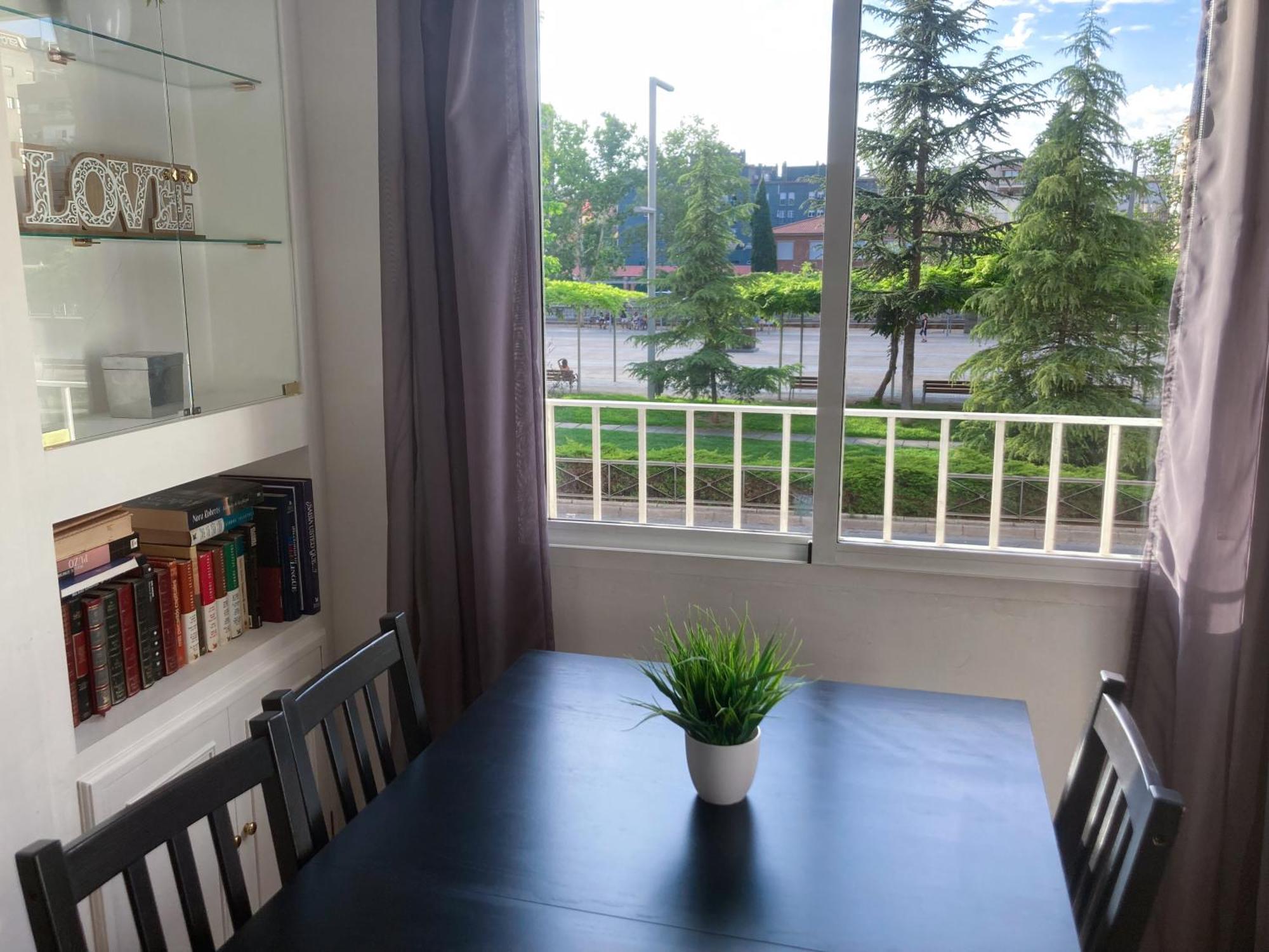 Luninoso Y Practico Apartamento En El Centro Con Amplio Parking Incluido Granada Bagian luar foto